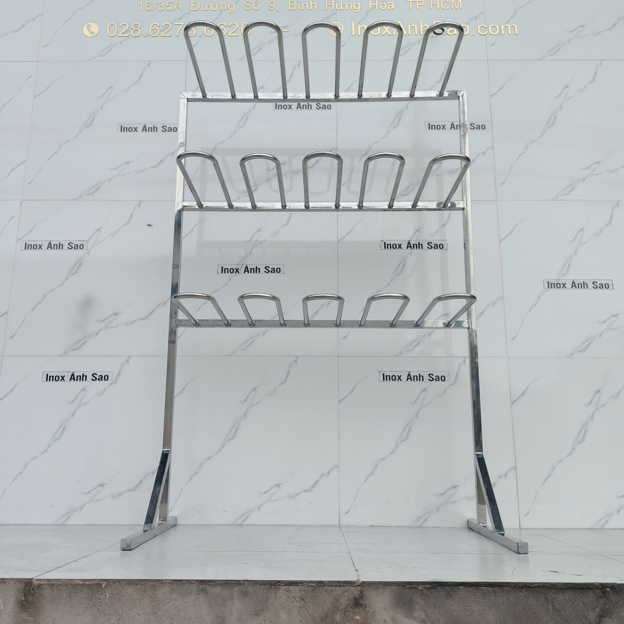 ke-treo-ung-3-tang-inox-u23