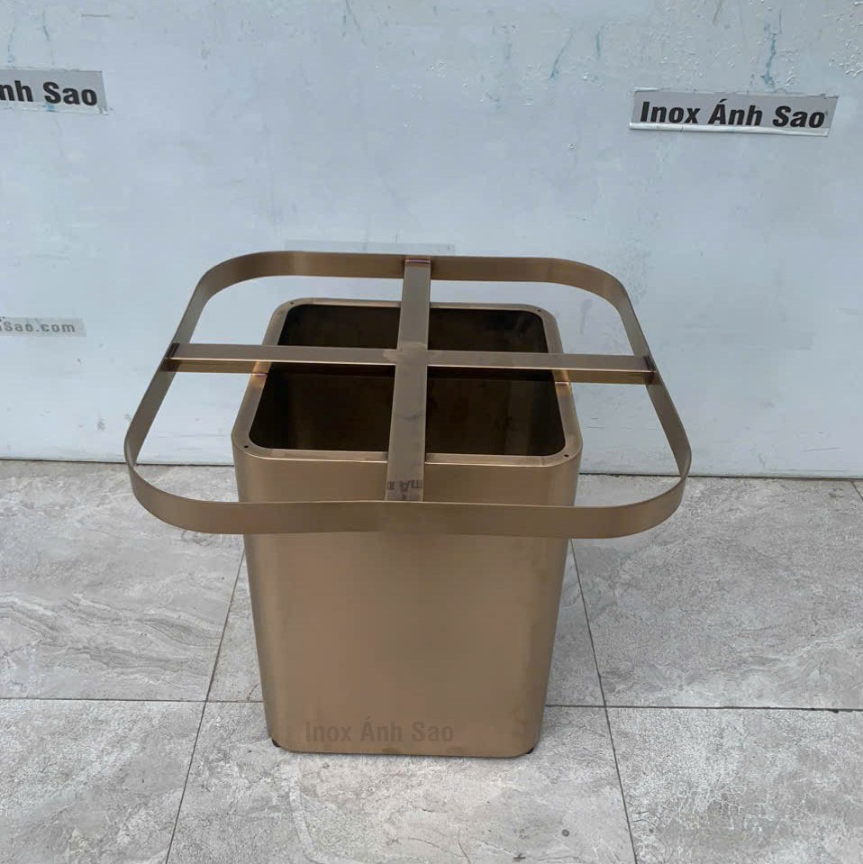 ban-tra-inox-ma-dong-xuoc