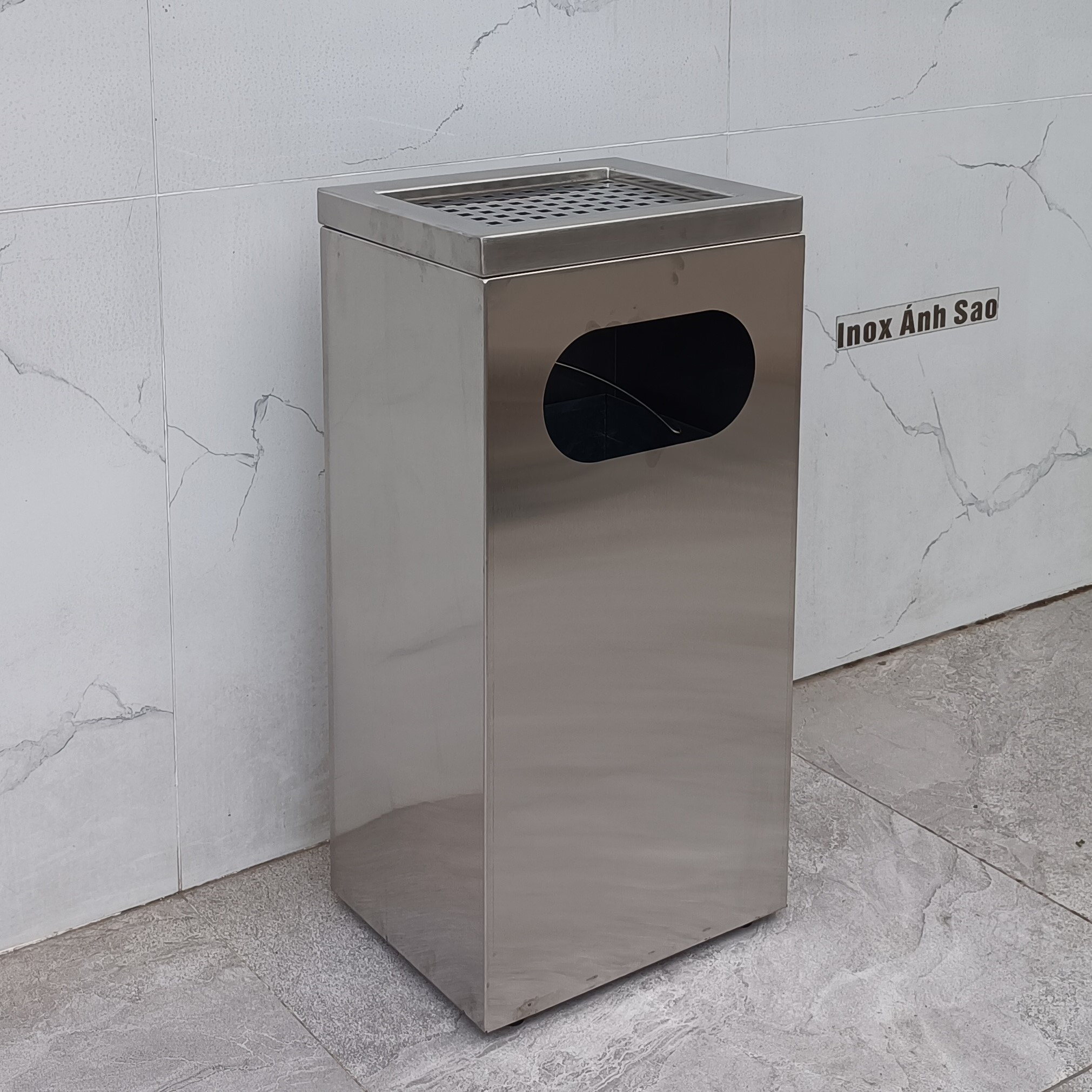 thung-rac-inox-vuong-gat-tan-h03