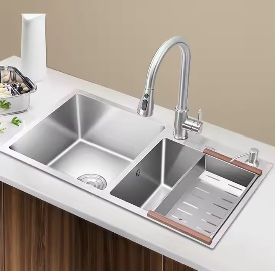 bon-rua-am-mat-da-2-ngan