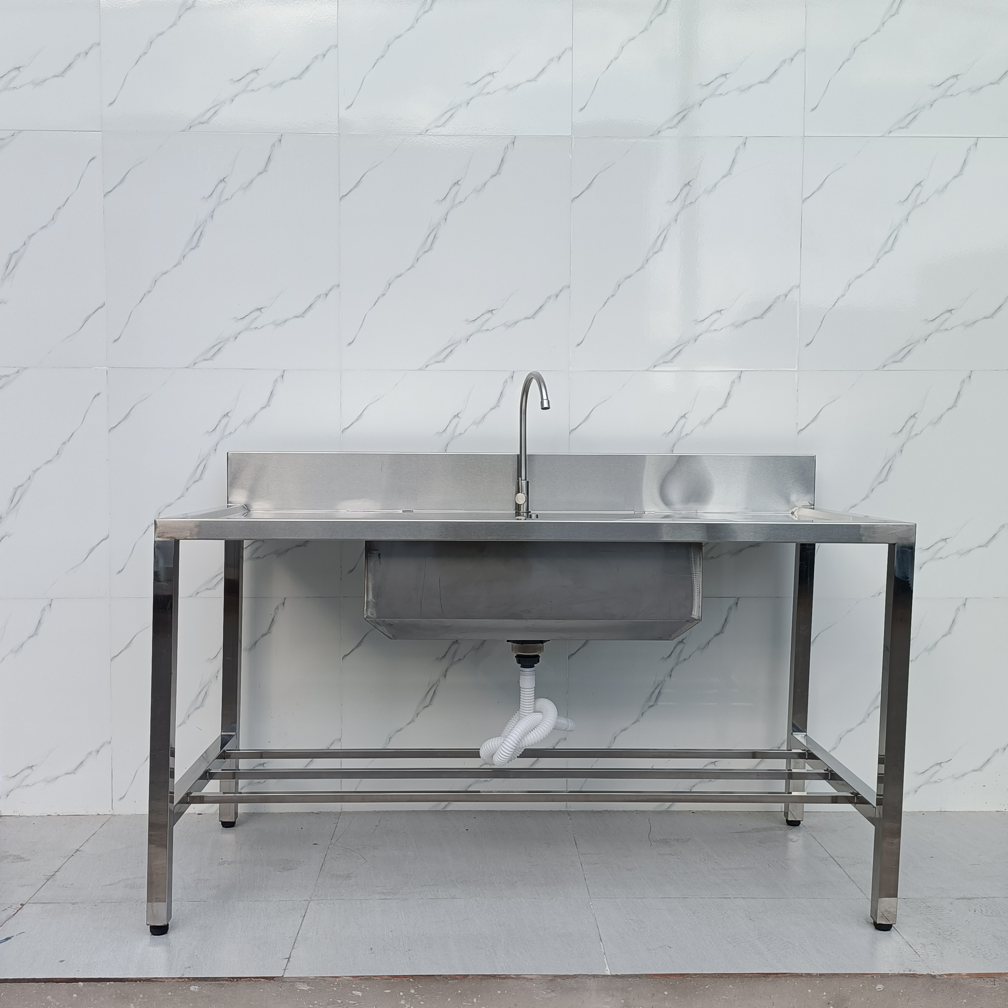 bon-rua-inox-hoc-chau-1-voi-co-nap-day