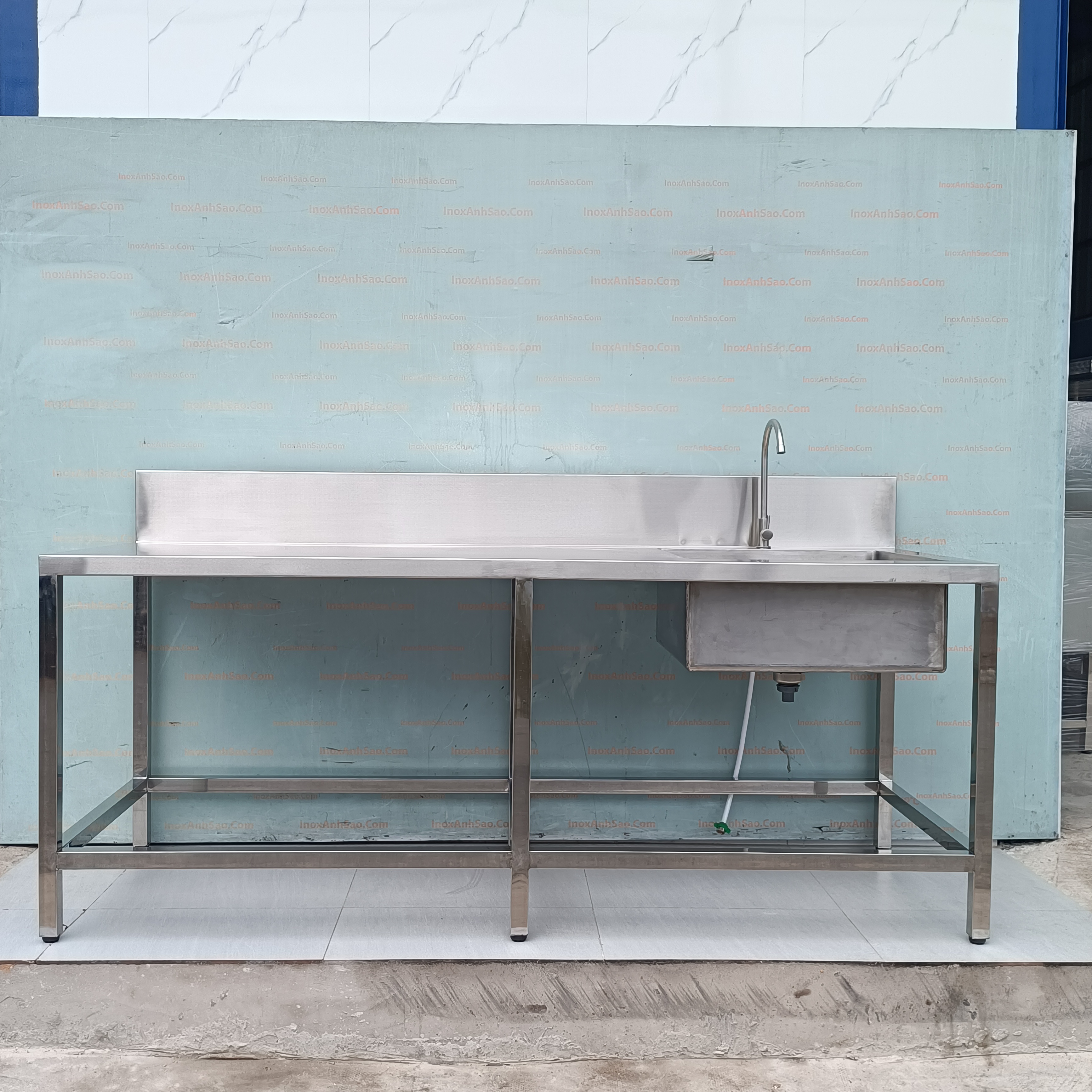 bon-rua-inox-hoc-chau-1-voi-co-ban-cho